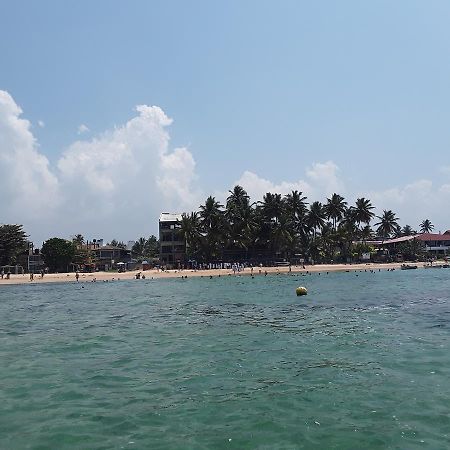 Darshani Hikka Villa Hikkaduwa Buitenkant foto