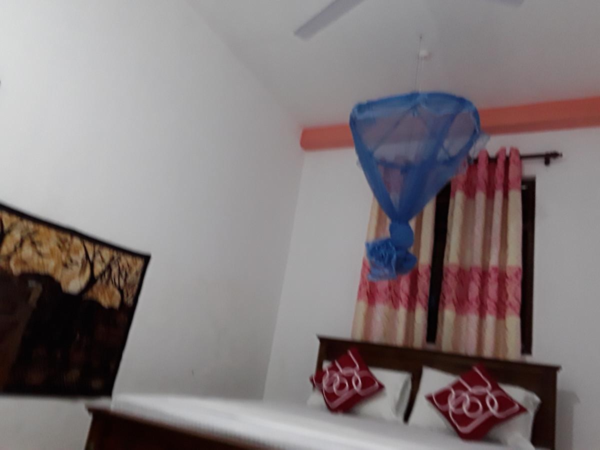 Darshani Hikka Villa Hikkaduwa Buitenkant foto
